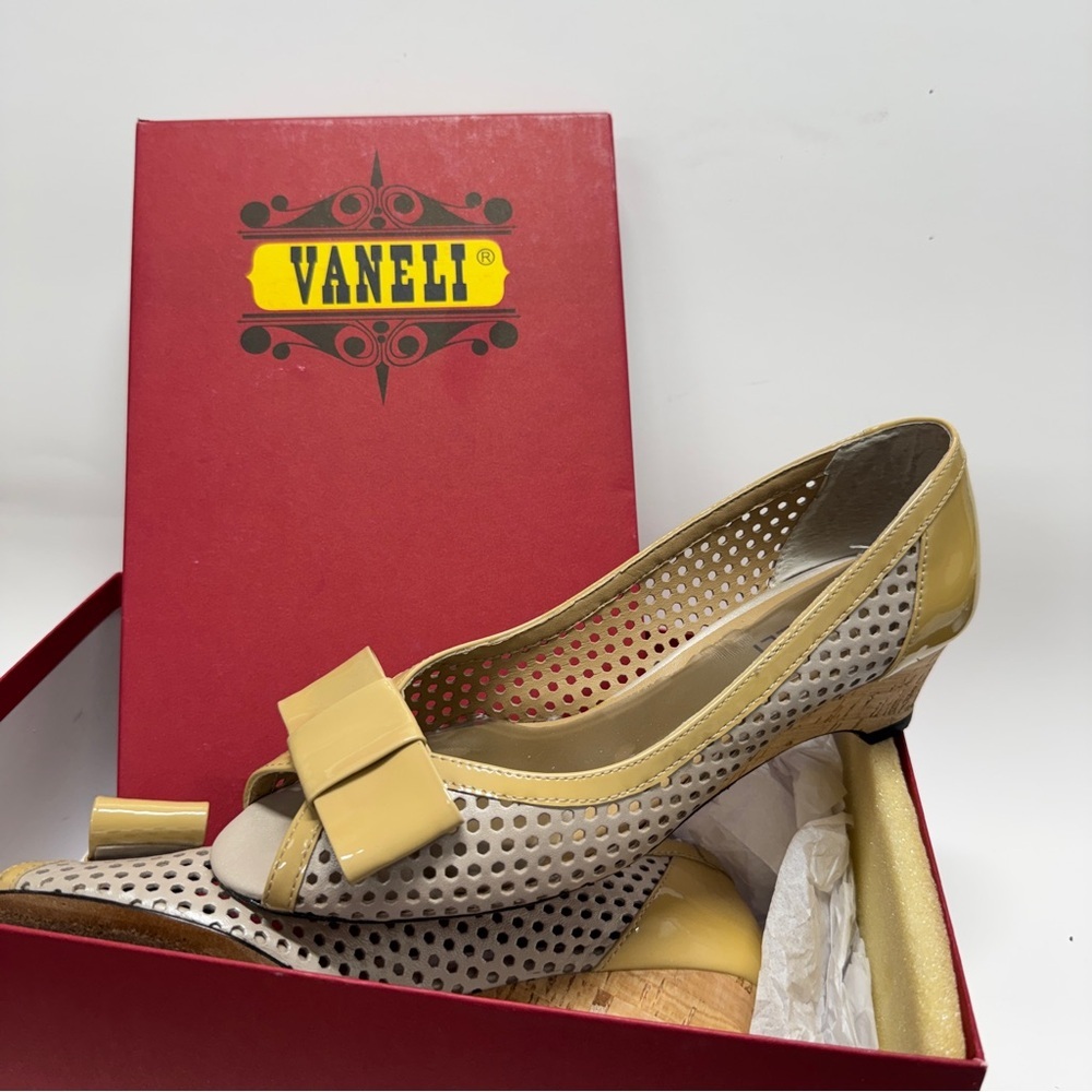 Vaneli Women's Tan Peep-Toe Bow Pumps